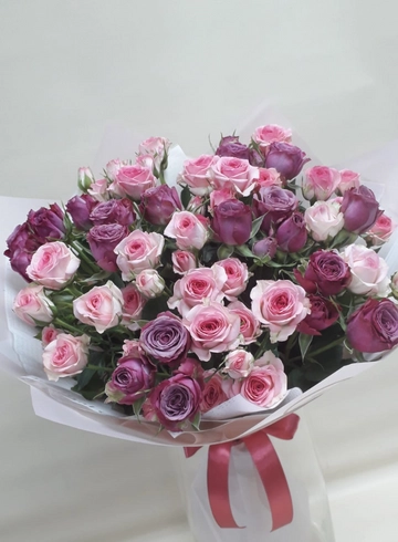 Букет из 9 кустовых роз от интернет-магазина цветов в 