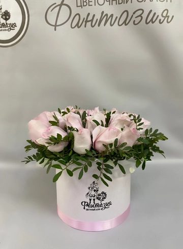 Шляпная коробка &laquo;Розовая Жизнь&raquo; от интернет-магазина цветов в 