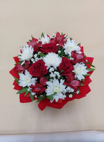 Сборный букет &laquo;Шик&raquo; от интернет-магазина цветов в 