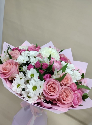 Большой букет  с розами и хризантемами от интернет-магазина цветов в 