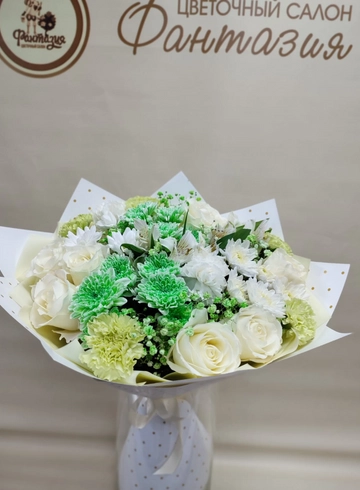 Сборный букет из роз и хризантем от интернет-магазина цветов в 