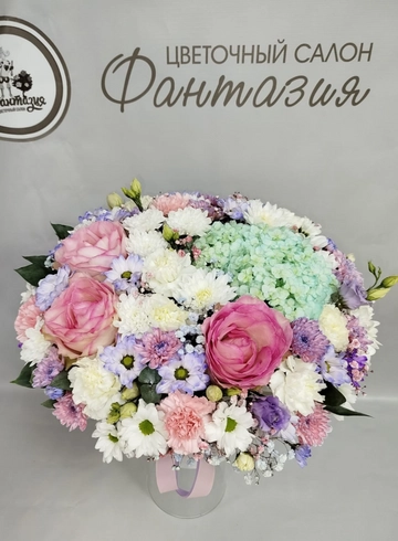 Композиция &laquo;Цветы в шляпной коробке&raquo; от интернет-магазина цветов в 