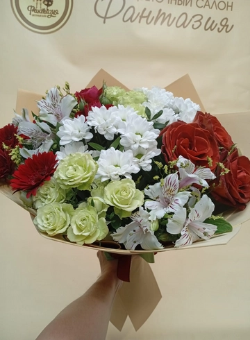 Сборный букет &laquo;Цветочная Рапсодия&raquo; от интернет-магазина цветов в 