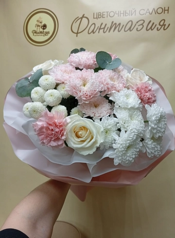 Монобукет &laquo;Очаровательный микс&raquo; от интернет-магазина цветов в 