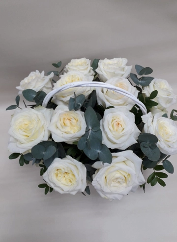 Корзина с цветами от интернет-магазина цветов в 