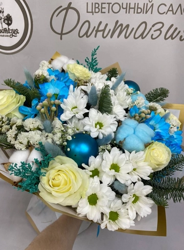 Сборный букет  &laquo;Новогодний&raquo; от интернет-магазина цветов в 