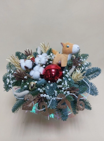 Композиция &laquo;Чародейка зима&raquo; от интернет-магазина цветов в 