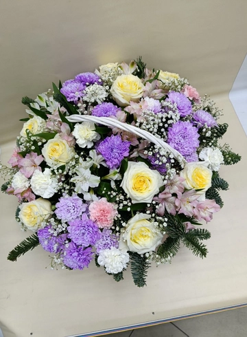 Корзина &laquo;Снежная королева&raquo; от интернет-магазина цветов в 