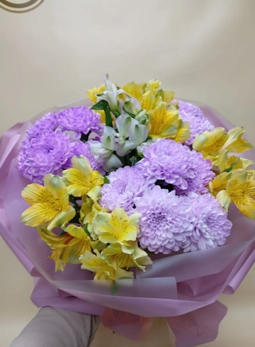 Сборный букет &laquo;Роскошный сиреневый&raquo; от интернет-магазина цветов в 